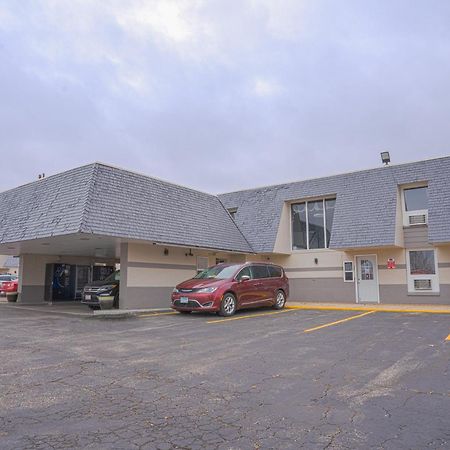 Executive Inn By Belvilla Owatonna Hwy 35 Exterior photo